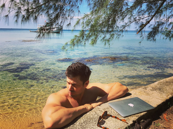 BLOGGING FROM THE BEACH